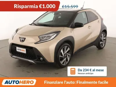 Usata Toyota Aygo X Lounge 72 CV (52 kW) 2022 Argento SUV