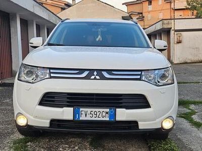 Usata Mitsubishi Outlander Instyle 150 CV (110 kW) 2014 Bianco SUV