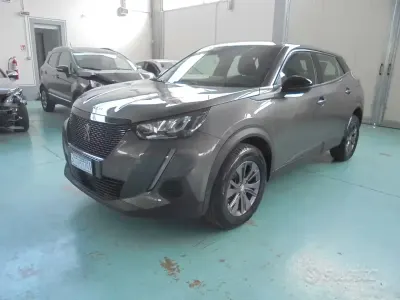 Usata Peugeot 2008 Active 131 CV (96 kW) 2023 Grigio SUV