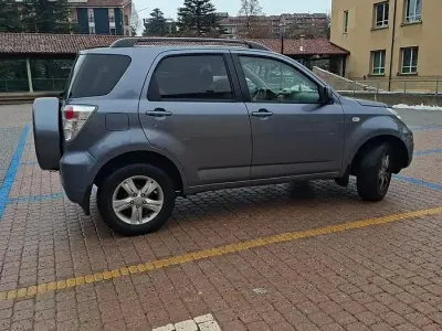 Usata Daihatsu Terios 105 CV (77 kW) 2009 Grigio SUV