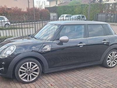 Usata Mini Cooper D Seven 116 CV (85 kW) 2017 Nero Utilitaria