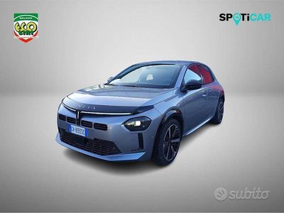 Usata Lancia Ypsilon 101 CV (74 kW) 2024 Grigio Utilitaria