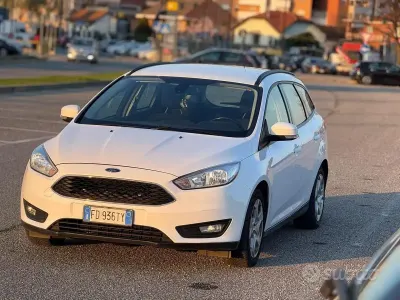 Käytetty Ford Focus 120 HP (88 kW) 2017 Valkoinen Farmari