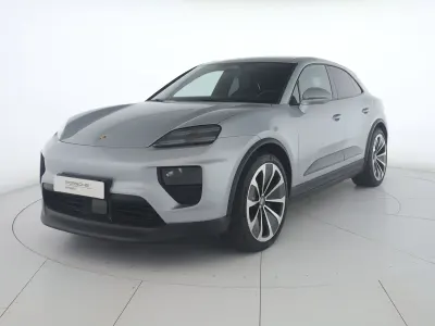 Usata Porsche Macan 197 CV (144 kW) 2025 Argento dolomite metallizzato SUV