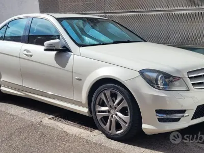 Usata Mercedes C200 122 CV (89 kW) 2012 Bianco Berlina