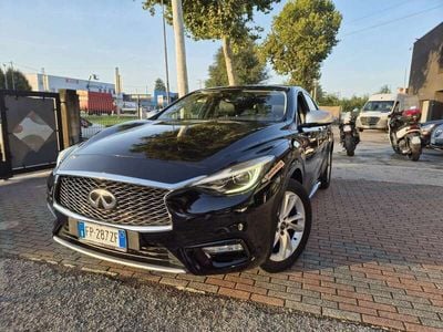Infiniti Q30