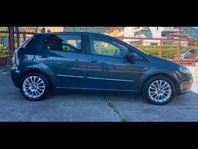 Usata Fiat Punto 75 CV (55 kW) 2010 Grigio Utilitaria