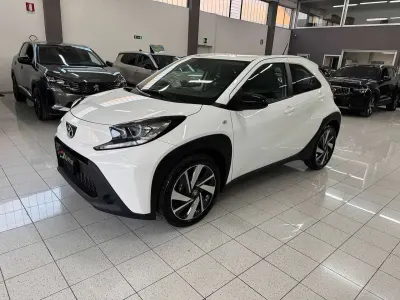 Usata Toyota Aygo Limited 72 CV (52 kW) 2023 Bianco Utilitaria