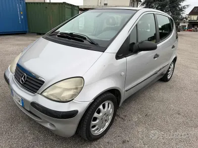 Begagnad Mercedes A170 Avantgarde 95 HK (69 kW) 2001 Grå Minibuss