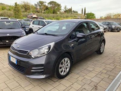 Usata Kia Rio 75 CV (55 kW) 2016 Grigio Utilitaria
