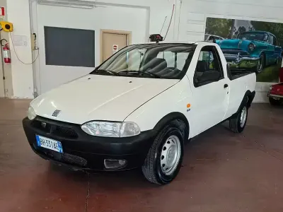 Usata Fiat Strada 69 CV (50 kW) 1999 Bianco Pick-up