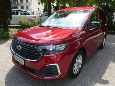 Usata Ford Tourneo Connect Titanium 114 CV (83 kW) 2022 Rosso Monovolume