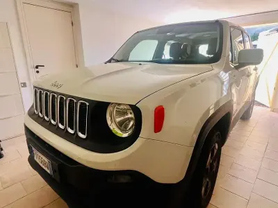 Usata Jeep Renegade Sport 120 CV (88 kW) 2017 Bianco SUV