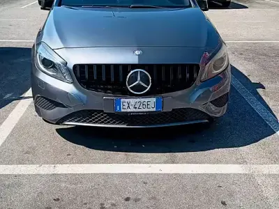 Usata Mercedes 200 136 CV (100 kW) 2014 Grigio Berlina