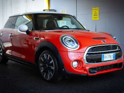 Usata Mini Cooper S 192 CV (141 kW) 2018 Arancione Utilitaria