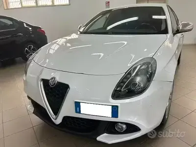 Usata Alfa Romeo Giulietta Super 120 CV (88 kW) 2016 Bianco Utilitaria