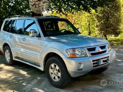 Usata Mitsubishi Pajero 202 CV (148 kW) 2003 Grigio SUV