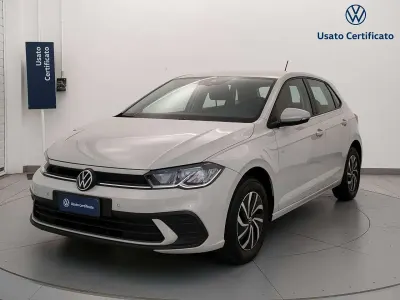 Usata VW Polo Life 80 CV (58 kW) 2023 Grigio Utilitaria