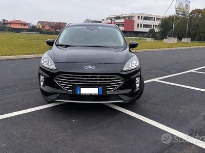 Usata Ford Kuga 120 CV (88 kW) 2020 Nero SUV