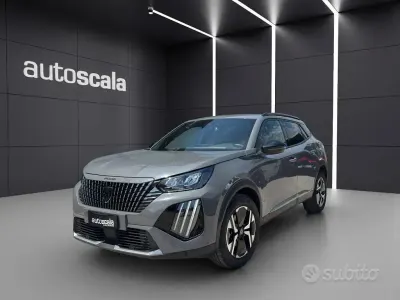 Usata Peugeot 2008 Allure 136 CV (100 kW) 2025 Grigio SUV