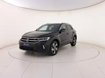 Usata VW T-Roc R-line 150 CV (110 kW) 2024 Deep black perlato SUV