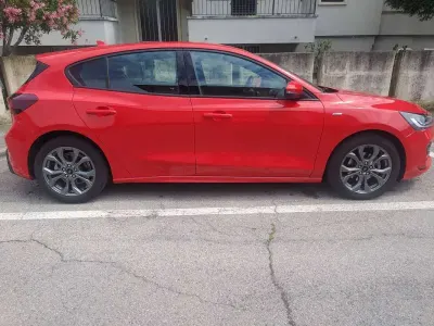 Usata Ford Focus ST-Line 125 CV (91 kW) 2022 Rosso Berlina