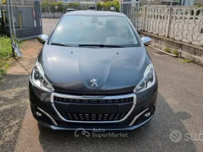 Begagnad Peugeot 208 Allure 82 HK (60 kW) 2017 Halvkombi