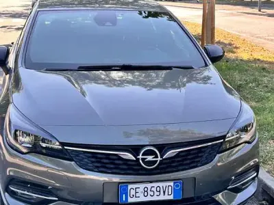 Usata Opel Astra GS Line 122 CV (89 kW) 2021 Grigio Berlina