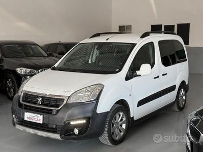 Usata Peugeot Partner Tepee Outdoor 100 CV (73 kW) 2015 Bianco Monovolume