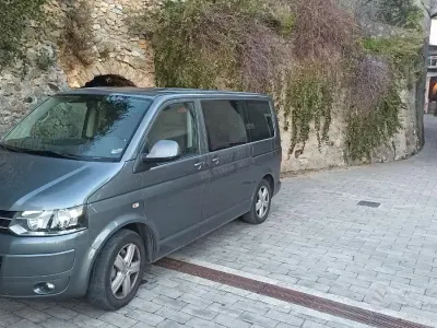 Begagnad VW Multivan 140 HK (102 kW) 2010 Grå Minibuss