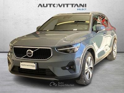 Usata Volvo XC40 Core 163 CV (119 kW) 2023 Grigio chiaro SUV