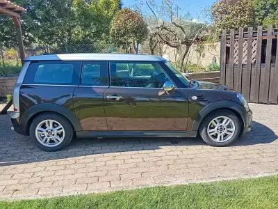 Begagnad Mini Clubman 112 HK (82 kW) 2011 Brun Kombi