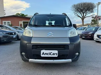 Usata Citroën Nemo XTR 75 CV (55 kW) 2011 Oro Monovolume