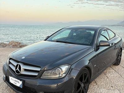 Usata Mercedes C220 Avantgarde 170 CV (125 kW) 2012 Grigio Berlina