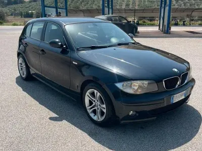 Usata BMW 118 122 CV (89 kW) 2006 Bluazzurro Utilitaria