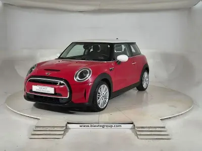 Usata Mini Cooper SE Classic 135 kW (184 CV) 2022 Rosso Utilitaria