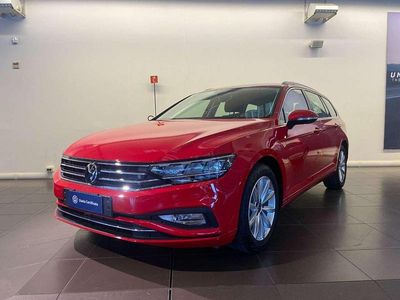 Usata VW Passat Business 150 CV (110 kW) 2023 Rosso Station wagon