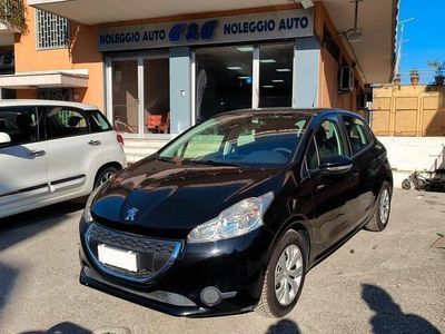 usata Peugeot 208 1.4 HDi 68 CV 5 porte