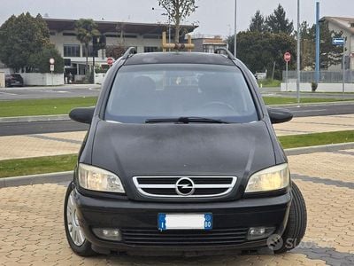 Usata Opel Zafira Comfort 97 CV (71 kW) 2004 Nero Monovolume