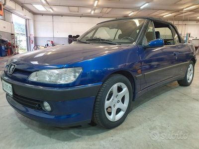 Usata Peugeot 306 Cabriolet 132 CV (97 kW) 1998 Blu Cabrio