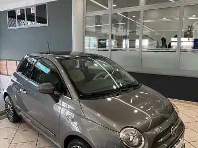 Begagnad Fiat 500 Lounge 69 HK (50 kW) 2017 Grå Sedan