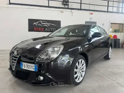 Second-hand Alfa Romeo Giulietta Distinctive 120 CP (88 kW) 2015 Negru Hatchback