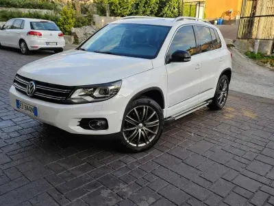 Usata VW Tiguan Style 140 CV (102 kW) 2012 Bianco SUV