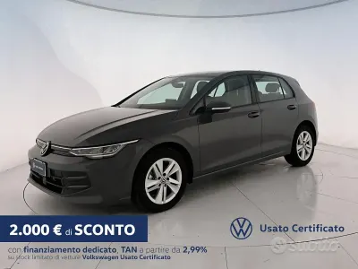 Gebraucht VW Golf VIII Life 116 PS (85 kW) 2025 Grau Limousine