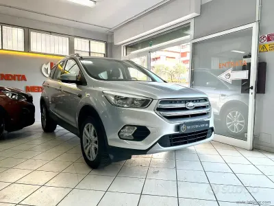 Usata Ford Kuga Business Edition 120 CV (88 kW) 2018 Argento SUV