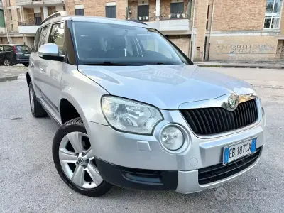 Usata Skoda Yeti 105 CV (77 kW) 2010 Grigio SUV