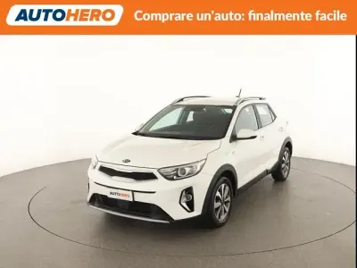 Usata Kia Stonic Style 84 CV (61 kW) 2021 Bianco SUV