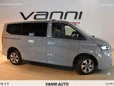 Nuova VW Caravelle Life 150 CV (110 kW) 2026 Grigio Furgone