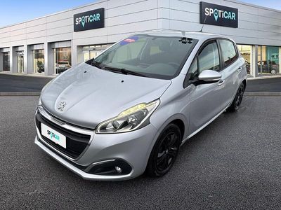Grigio Usata 2017 Peugeot 208 Active Utilitaria | 7950 € (Buon prezzo)