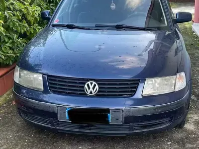 Usata VW Passat 90 CV (66 kW) 2001 Blu Station wagon